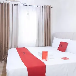 Reddoorz @ Cuarto Staycation Las Piñas