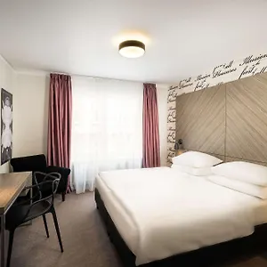 Elaya West Hotel
