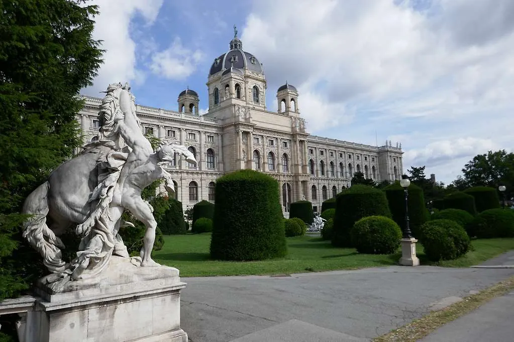 Hotel Calmo Vienna